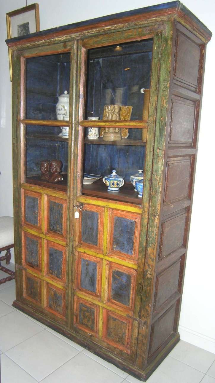 Polychromed Spanish cupboard. . First half 18th century