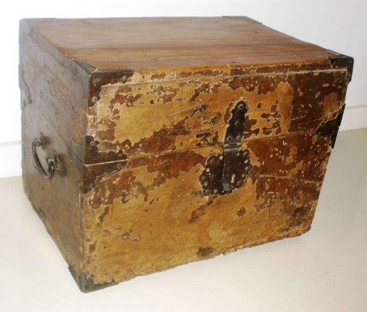 Caja mejicana lacada. . Siglos XVII-XVIII