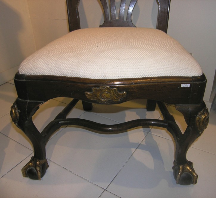 Walnut Louis XVI chair. . 