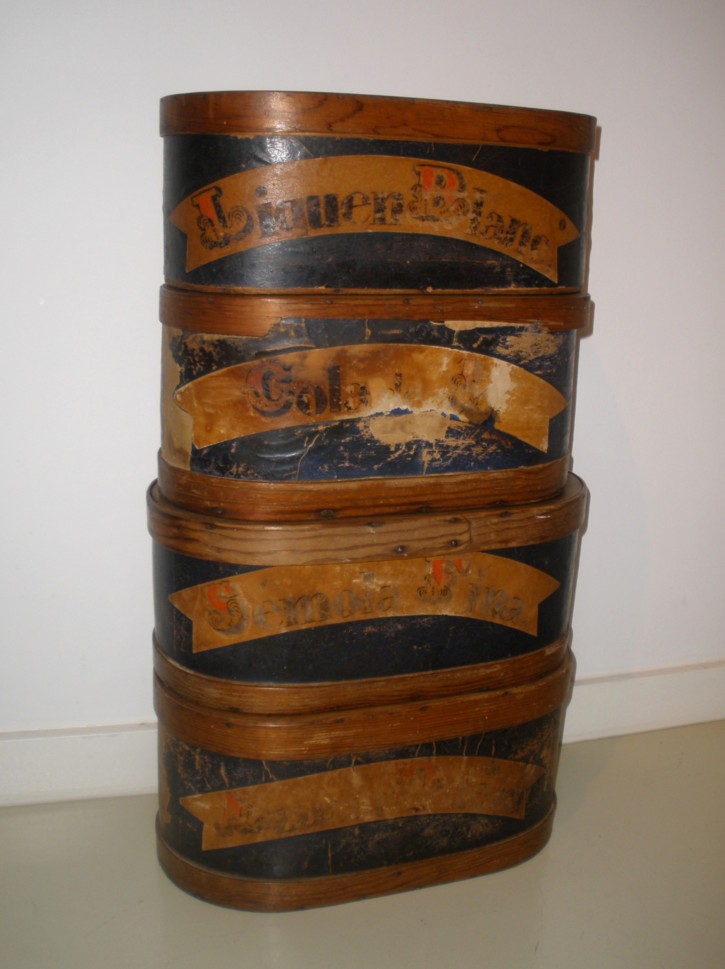 Dos cajas de herbolisteria. . Segunda mitad siglo XIX. Precio: 700€