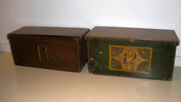 Pair of pharmacy boxes. . First half 19th century