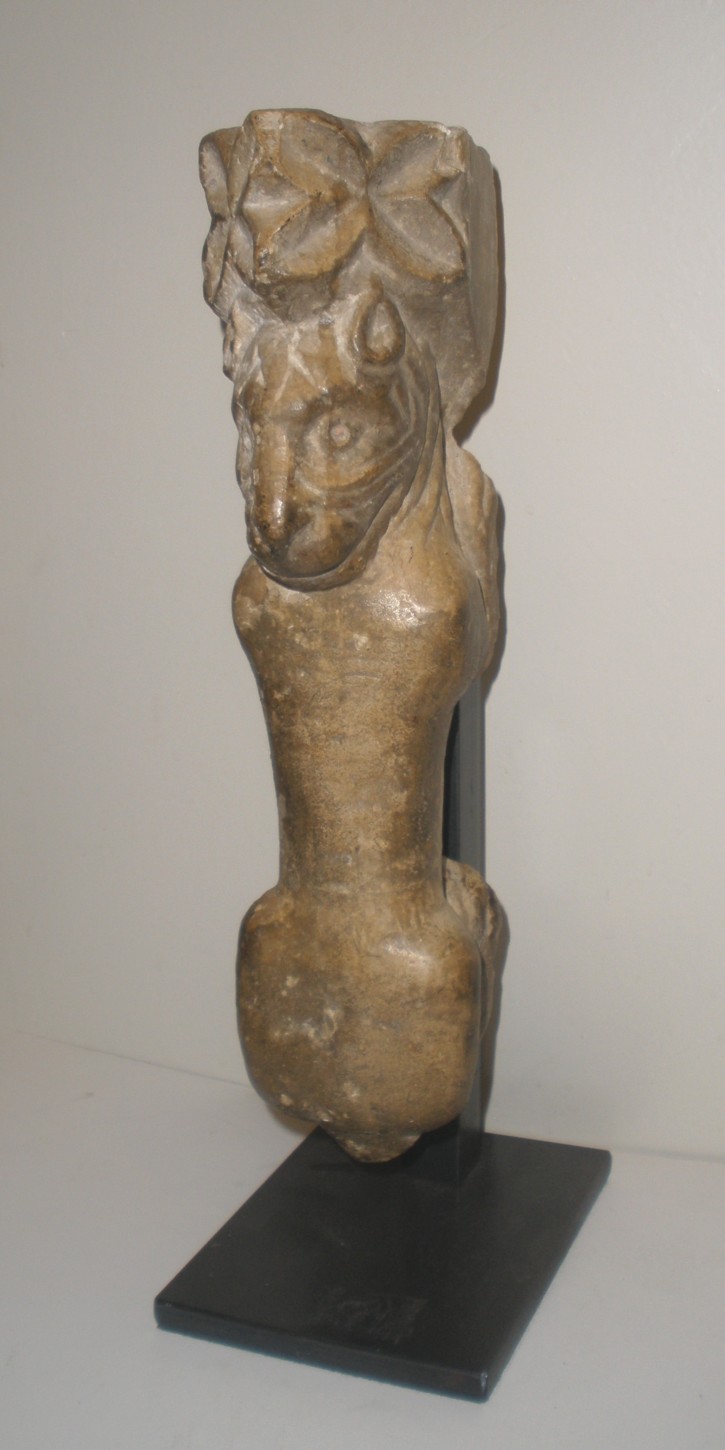 León románico de piedra. . Siglos XII-XIII