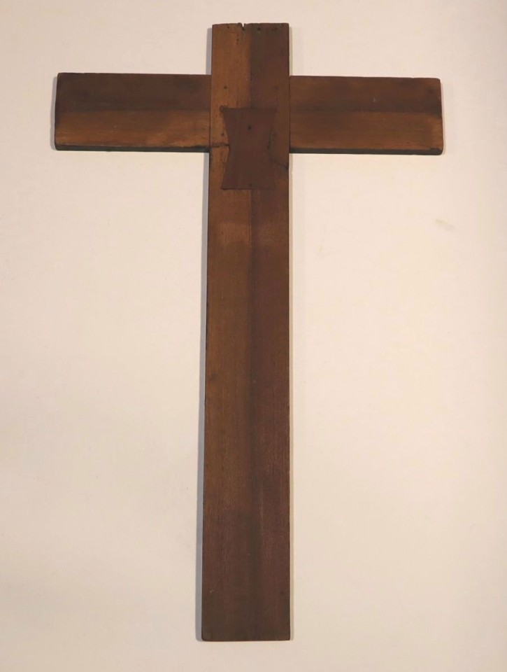 Painted cross with Christ crucified with Virgin. . . Precio: 2.500€