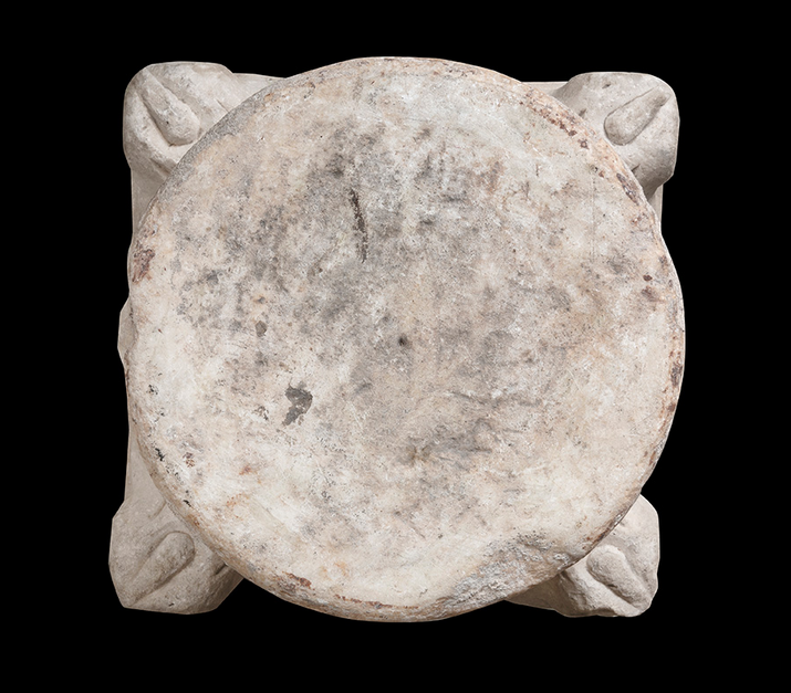 Pareja de capiteles de mármol, siglo XVI. . . Precio: 4.000€